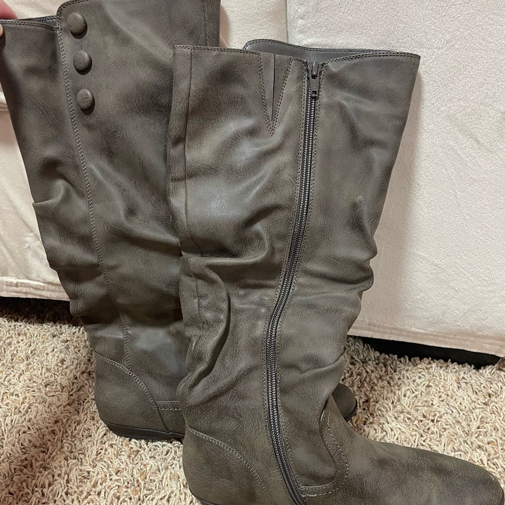 Cliffs by WHITE MOUNTAIN Gray Heeled Boots